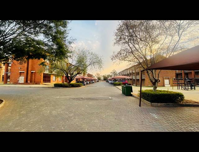 2 BEDROOM APARTMENT FOR SALE IN KARENPARK